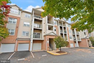 12128 GARDEN RIDGE LN #203, Fairfax, VA 22030