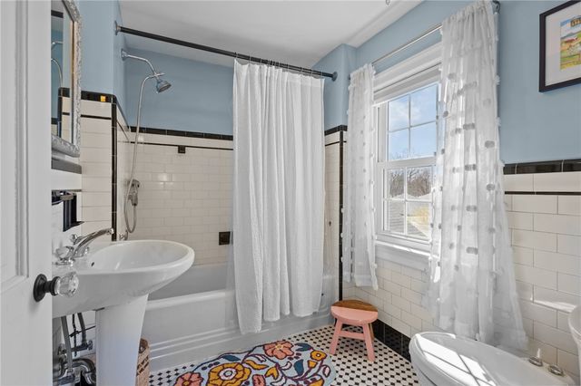 21 Belgrade Avenue, Pawtucket, RI 02861