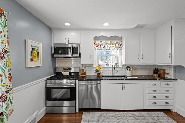 21 Belgrade Avenue, Pawtucket, RI 02861