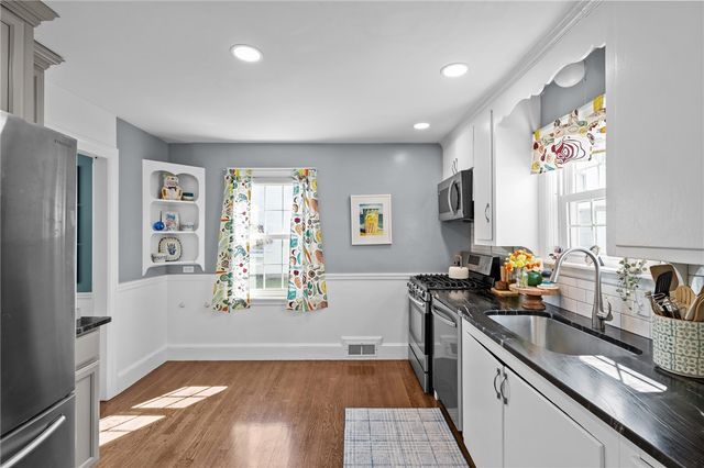 21 Belgrade Avenue, Pawtucket, RI 02861