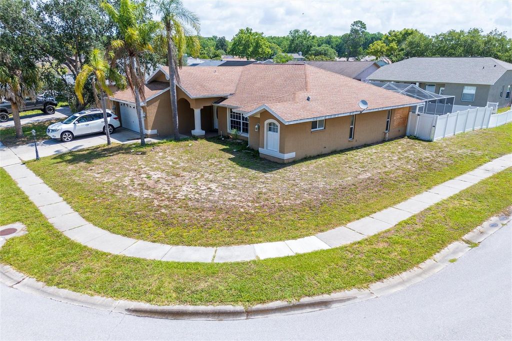 Image 3 of property listing at 10149 BRIAR CIRCLE, Hudson, FL 34667
