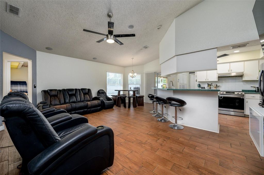 Image 10 of property listing at 10149 BRIAR CIRCLE, Hudson, FL 34667