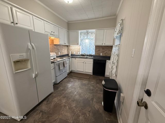 307 E Irwin Street, Pinetops, NC 27864