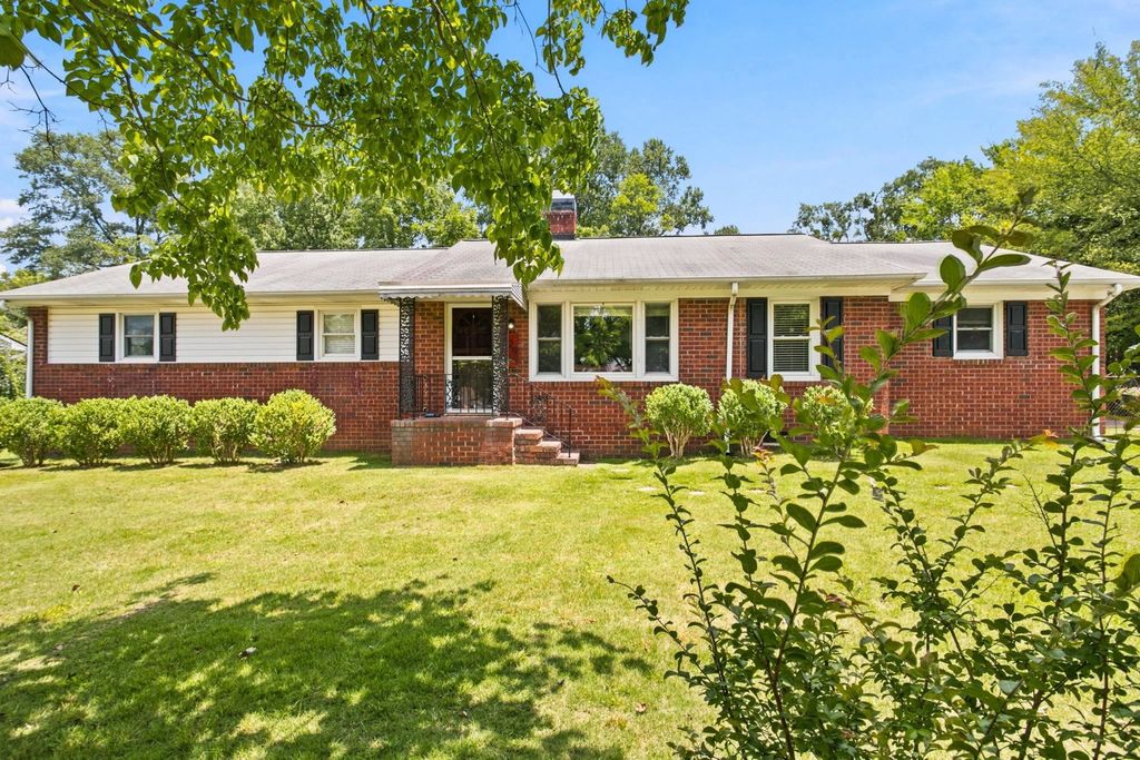 229 Mohawk Drive, Spartanburg, SC 29301