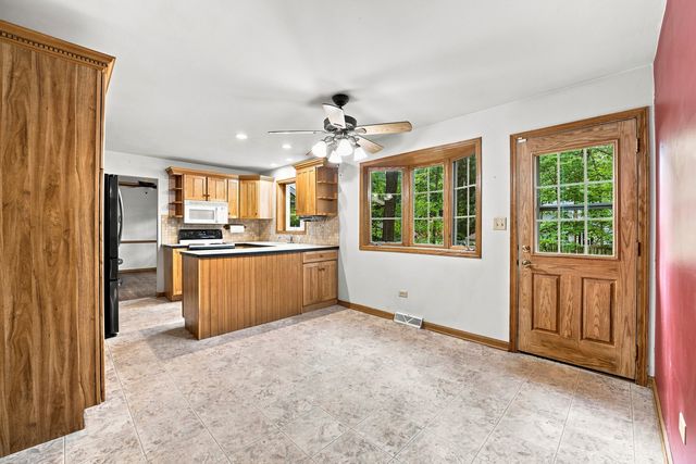 24447 W Cannock Chase, Joliet, IL 60404