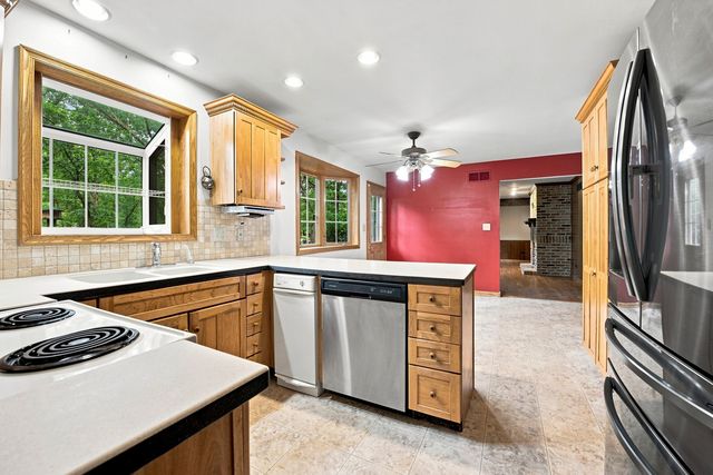 24447 W Cannock Chase, Joliet, IL 60404