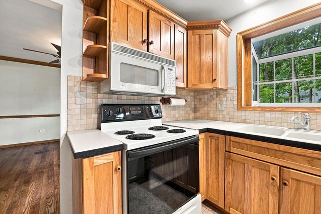 24447 W Cannock Chase, Joliet, IL 60404