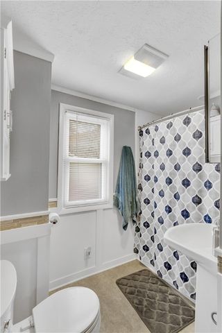 8 Keswick Ave, Bellevue, PA 15202