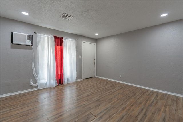 3401 S Saint Clair Avenue, Oklahoma City, OK 73119