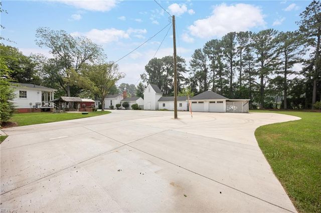 133 Kings HWY, Suffolk, VA 23432