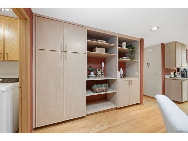 880 Spyglass Dr, Eugene, OR 97401