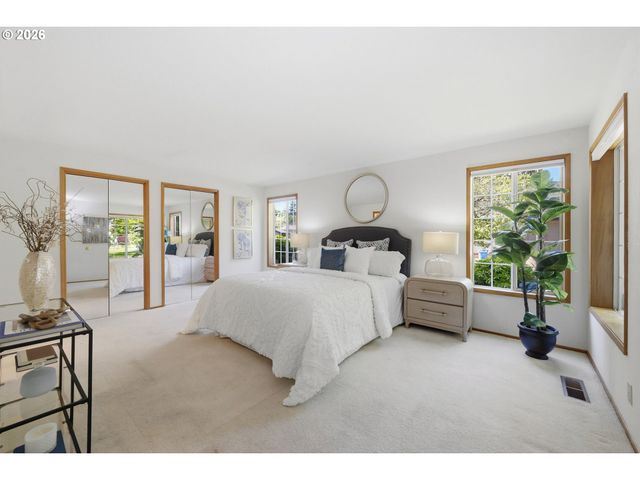 880 Spyglass Dr, Eugene, OR 97401