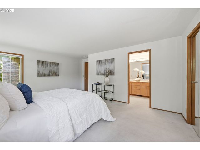 880 Spyglass Dr, Eugene, OR 97401