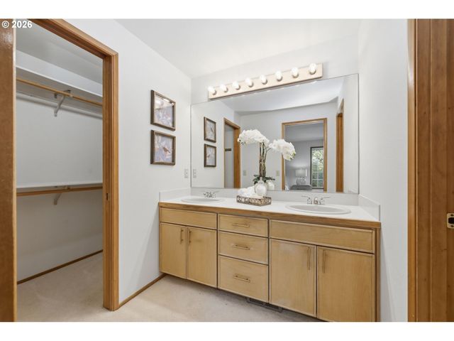 880 Spyglass Dr, Eugene, OR 97401
