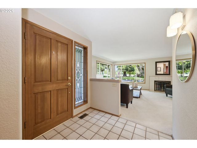 880 Spyglass Dr, Eugene, OR 97401