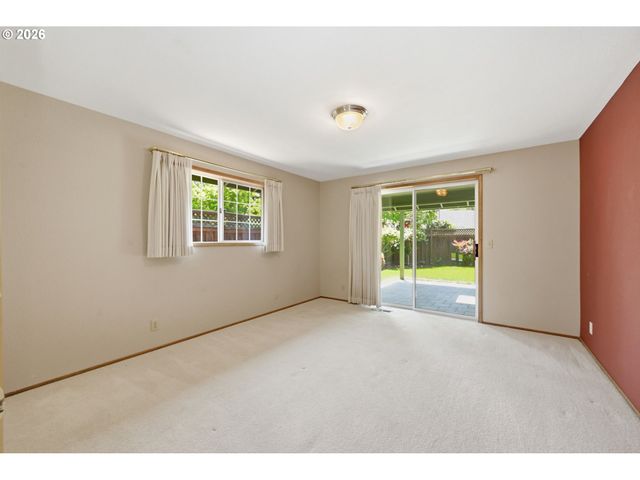 880 Spyglass Dr, Eugene, OR 97401
