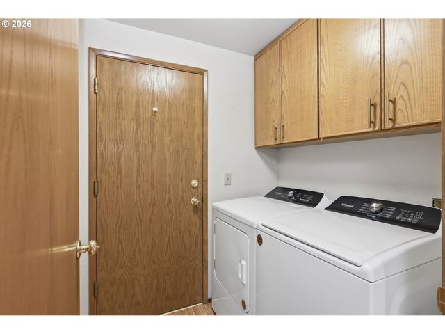 880 Spyglass Dr, Eugene, OR 97401