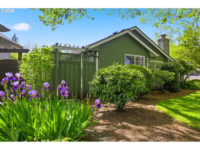 880 Spyglass Dr, Eugene, OR 97401