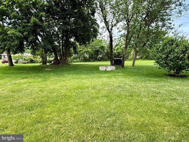 744 WISE AVE, Red Lion, PA 17356