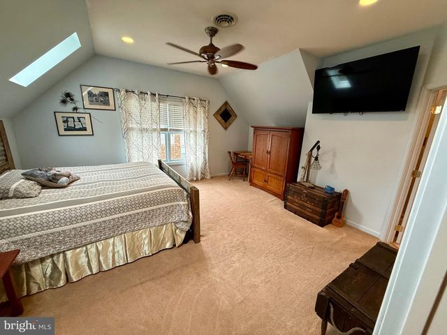 744 WISE AVE, Red Lion, PA 17356