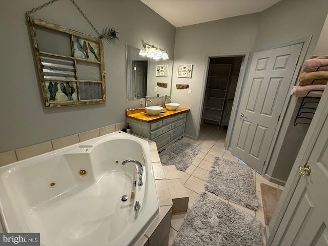 744 WISE AVE, Red Lion, PA 17356