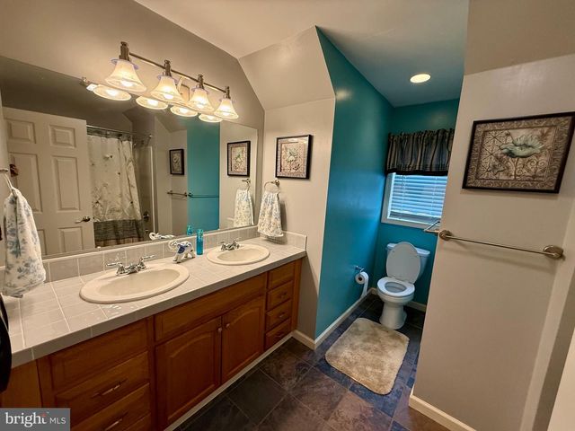 744 WISE AVE, Red Lion, PA 17356
