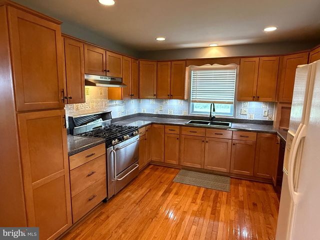 744 WISE AVE, Red Lion, PA 17356