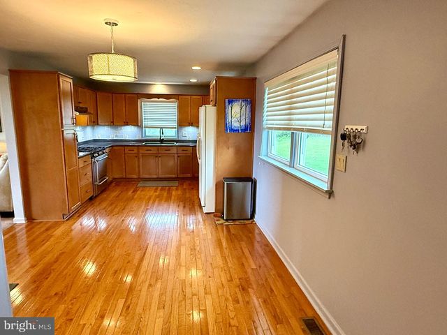744 WISE AVE, Red Lion, PA 17356