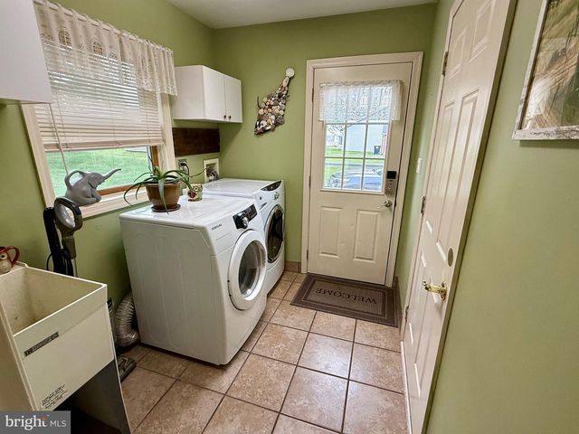 744 WISE AVE, Red Lion, PA 17356