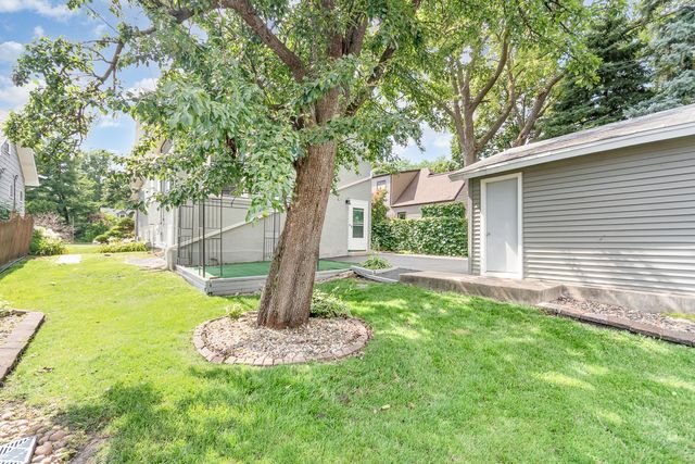 4633 Wolf Road, Western Springs, IL 60558