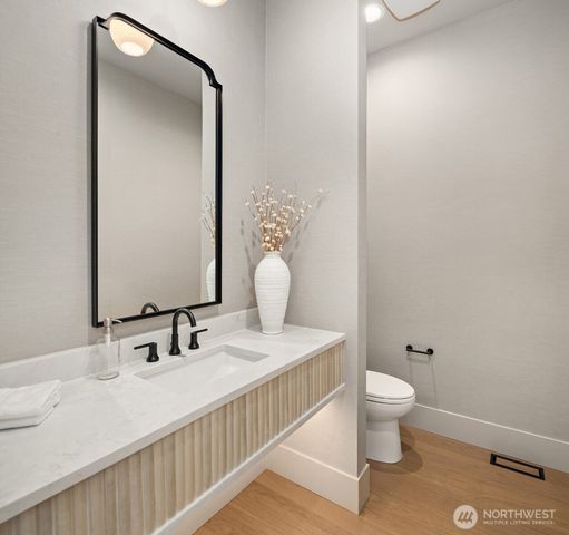 1650 168th Avenue NE, Bellevue, WA 98008