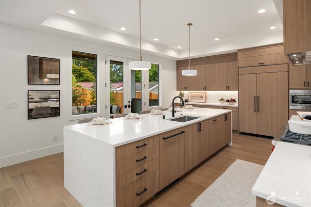 1650 168th Avenue NE, Bellevue, WA 98008