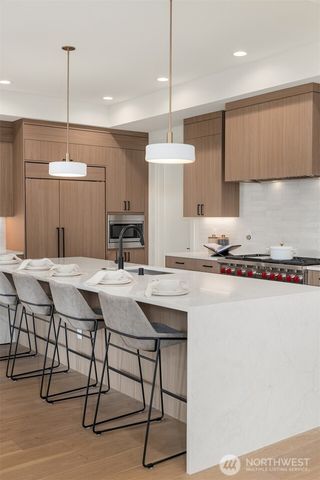 1650 168th Avenue NE, Bellevue, WA 98008