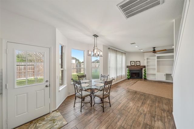 9001 Sundown Drive, Pearland, TX 77584