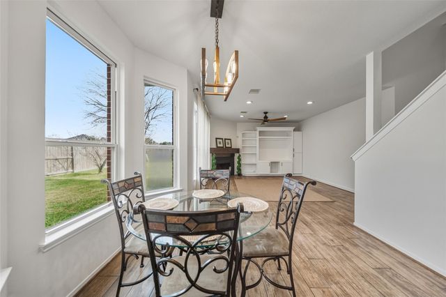 9001 Sundown Drive, Pearland, TX 77584