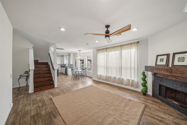 9001 Sundown Drive, Pearland, TX 77584