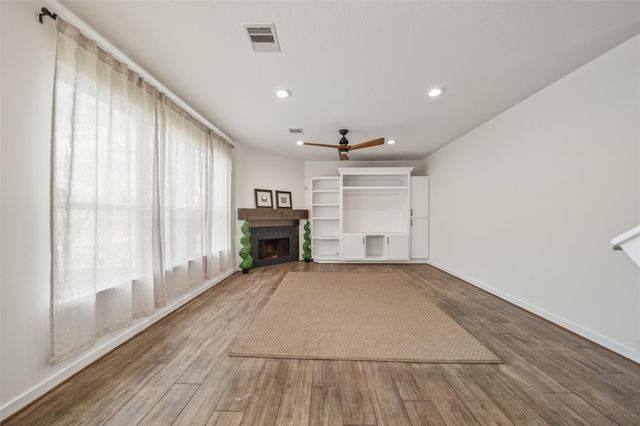 9001 Sundown Drive, Pearland, TX 77584