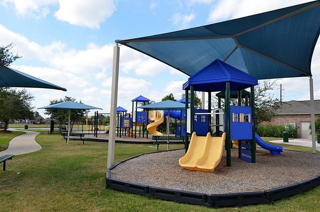 9001 Sundown Drive, Pearland, TX 77584