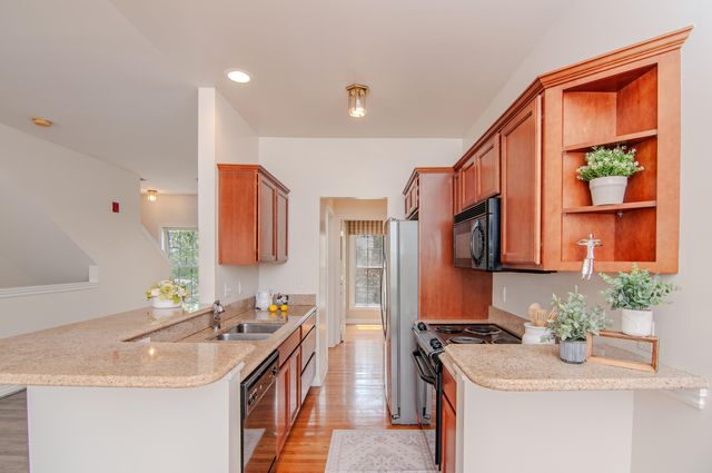 45587 N Stonewood Road, Canton Twp, MI 48187