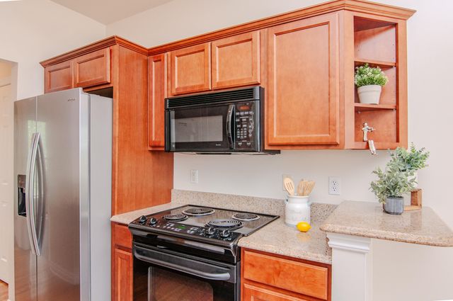 45587 N Stonewood Road, Canton Twp, MI 48187