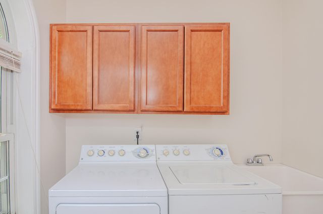 45587 N Stonewood Road, Canton Twp, MI 48187