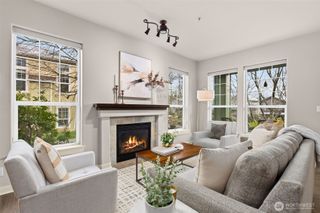 7709 Fairway Avenue SE #102, Snoqualmie, WA 98065