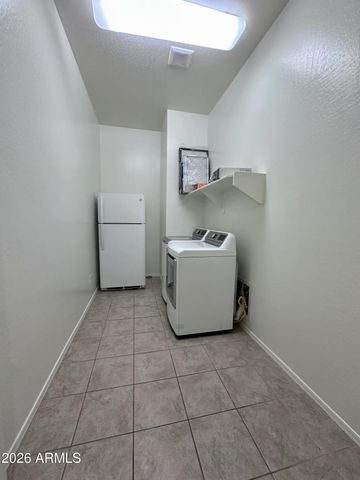 991 E HOLLAND PARK Drive, Gilbert, AZ 85297