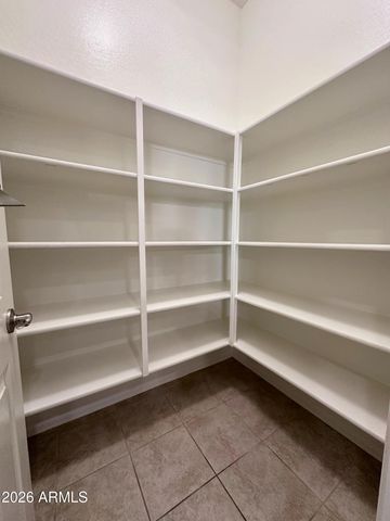 991 E HOLLAND PARK Drive, Gilbert, AZ 85297
