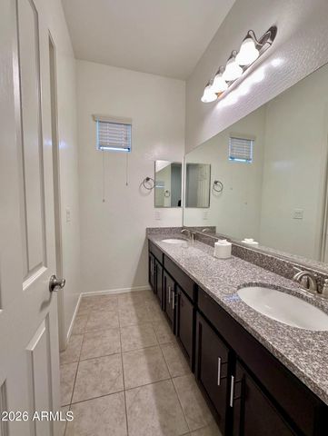 991 E HOLLAND PARK Drive, Gilbert, AZ 85297