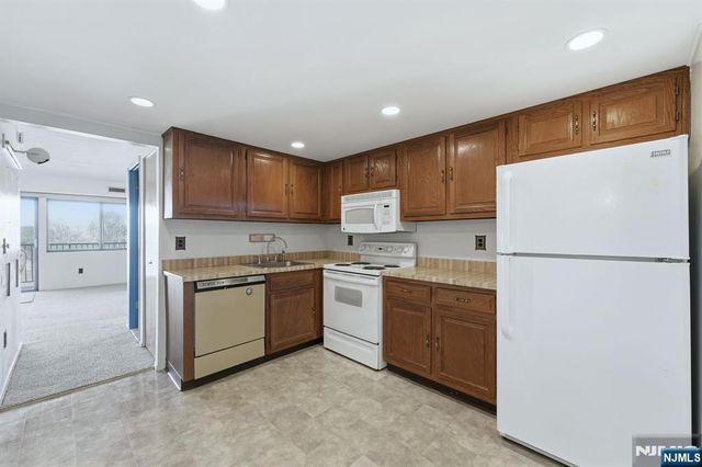 521 Piermont 502, River Vale, NJ 07675