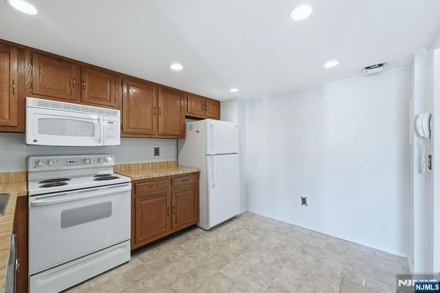 521 Piermont 502, River Vale, NJ 07675