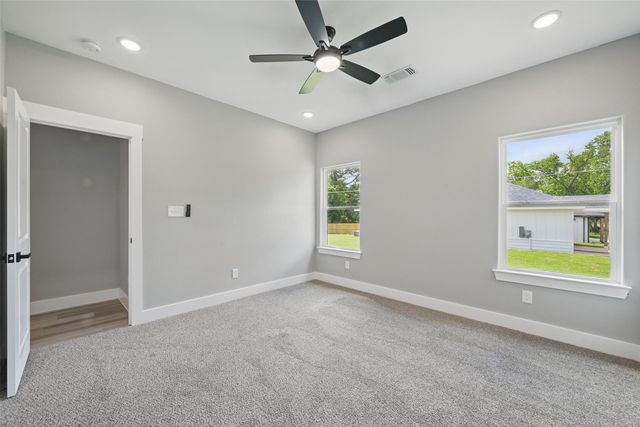 2734 W Washington Street, Denison, TX 75020