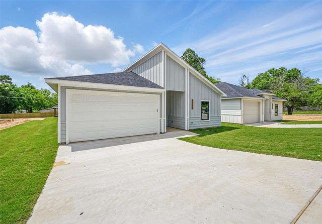 2734 W Washington Street, Denison, TX 75020