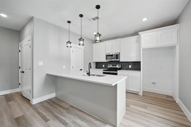 2734 W Washington Street, Denison, TX 75020